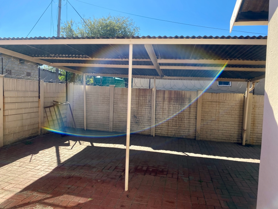 3 Bedroom Property for Sale in Tlhabane North West